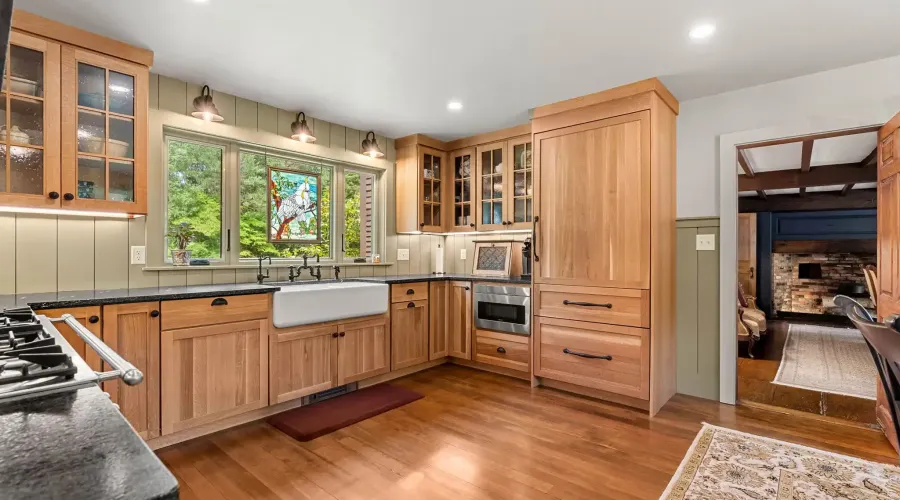 Miles River Rd, Hamilton, Massachusetts, 01982, United States, 4 Bedrooms Bedrooms, 11 Rooms Rooms,3 BathroomsBathrooms,Single family home,For Sale,Miles River,70030020118