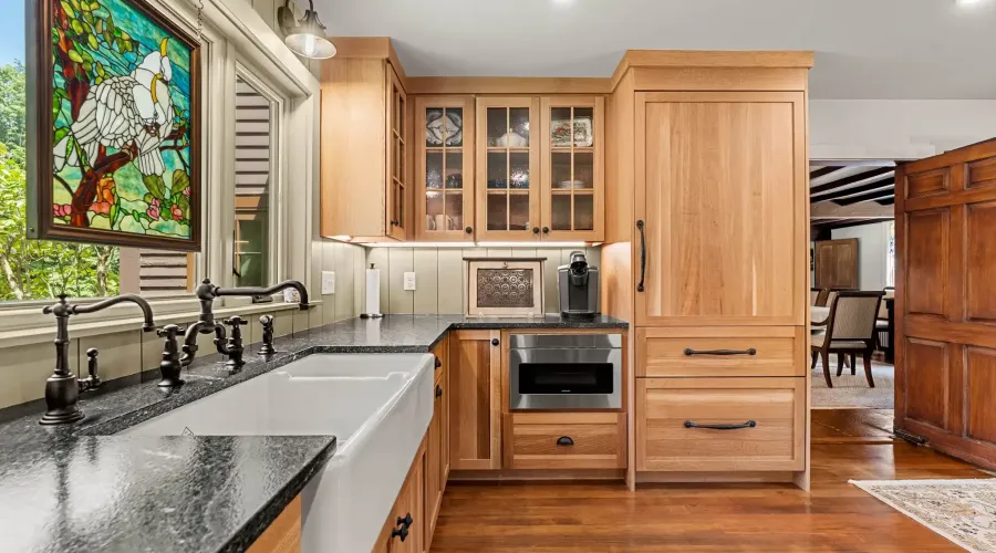 Miles River Rd, Hamilton, Massachusetts, 01982, United States, 4 Bedrooms Bedrooms, 11 Rooms Rooms,3 BathroomsBathrooms,Single family home,For Sale,Miles River,70030020118
