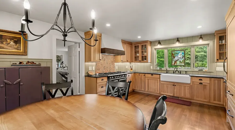 Miles River Rd, Hamilton, Massachusetts, 01982, United States, 4 Bedrooms Bedrooms, 11 Rooms Rooms,3 BathroomsBathrooms,Single family home,For Sale,Miles River,70030020118