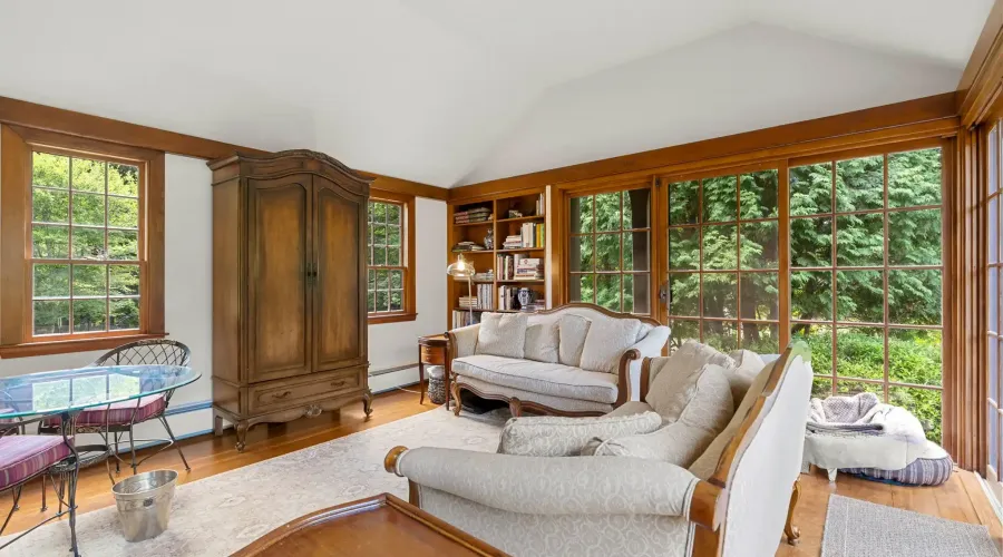 Miles River Rd, Hamilton, Massachusetts, 01982, United States, 4 Bedrooms Bedrooms, 11 Rooms Rooms,3 BathroomsBathrooms,Single family home,For Sale,Miles River,70030020118