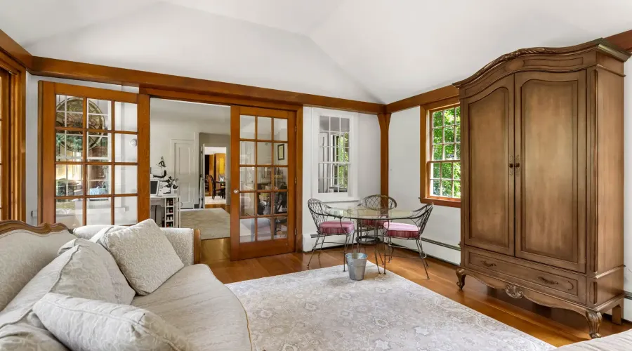 Miles River Rd, Hamilton, Massachusetts, 01982, United States, 4 Bedrooms Bedrooms, 11 Rooms Rooms,3 BathroomsBathrooms,Single family home,For Sale,Miles River,70030020118
