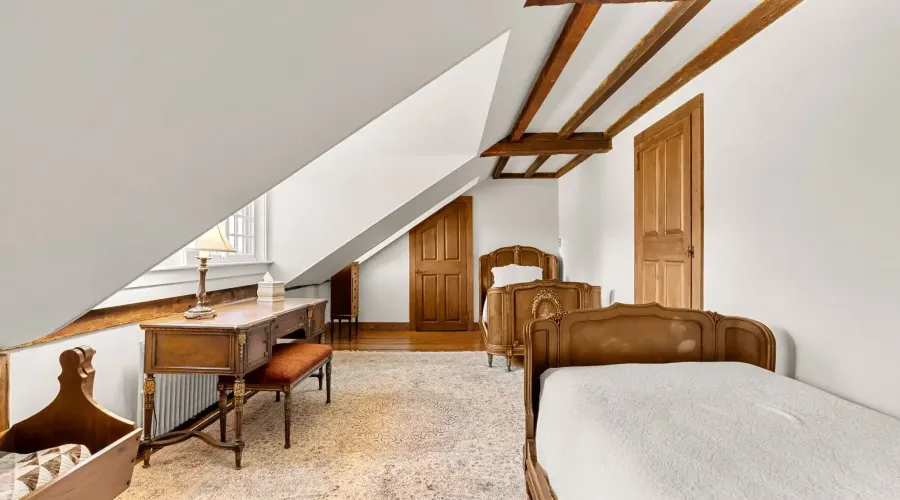 Miles River Rd, Hamilton, Massachusetts, 01982, United States, 4 Bedrooms Bedrooms, 11 Rooms Rooms,3 BathroomsBathrooms,Single family home,For Sale,Miles River,70030020118