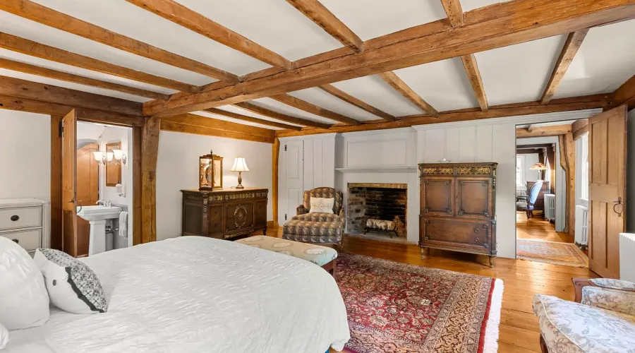 Miles River Rd, Hamilton, Massachusetts, 01982, United States, 4 Bedrooms Bedrooms, 11 Rooms Rooms,3 BathroomsBathrooms,Single family home,For Sale,Miles River,70030020118