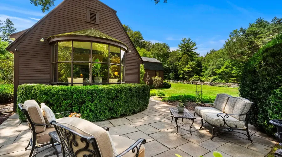 Miles River Rd, Hamilton, Massachusetts, 01982, United States, 4 Bedrooms Bedrooms, 11 Rooms Rooms,3 BathroomsBathrooms,Single family home,For Sale,Miles River,70030020118