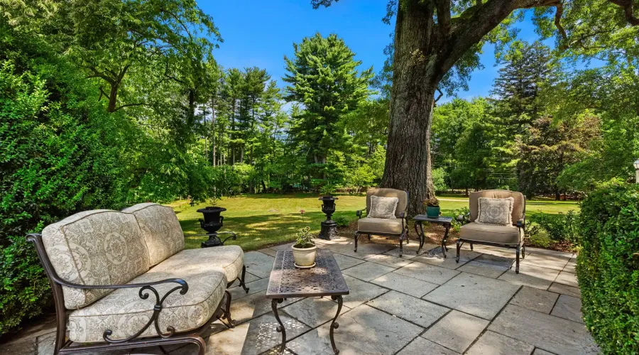 Miles River Rd, Hamilton, Massachusetts, 01982, United States, 4 Bedrooms Bedrooms, 11 Rooms Rooms,3 BathroomsBathrooms,Single family home,For Sale,Miles River,70030020118