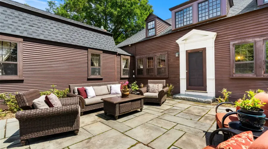 Miles River Rd, Hamilton, Massachusetts, 01982, United States, 4 Bedrooms Bedrooms, 11 Rooms Rooms,3 BathroomsBathrooms,Single family home,For Sale,Miles River,70030020118