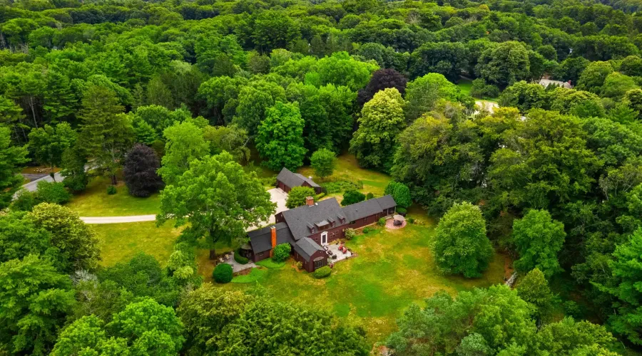 Miles River Rd, Hamilton, Massachusetts, 01982, United States, 4 Bedrooms Bedrooms, 11 Rooms Rooms,3 BathroomsBathrooms,Single family home,For Sale,Miles River,70030020118
