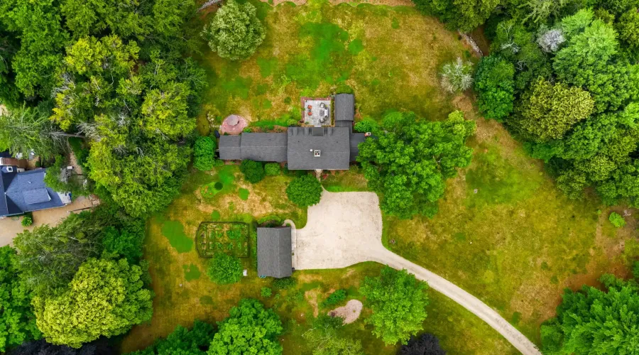 Miles River Rd, Hamilton, Massachusetts, 01982, United States, 4 Bedrooms Bedrooms, 11 Rooms Rooms,3 BathroomsBathrooms,Single family home,For Sale,Miles River,70030020118