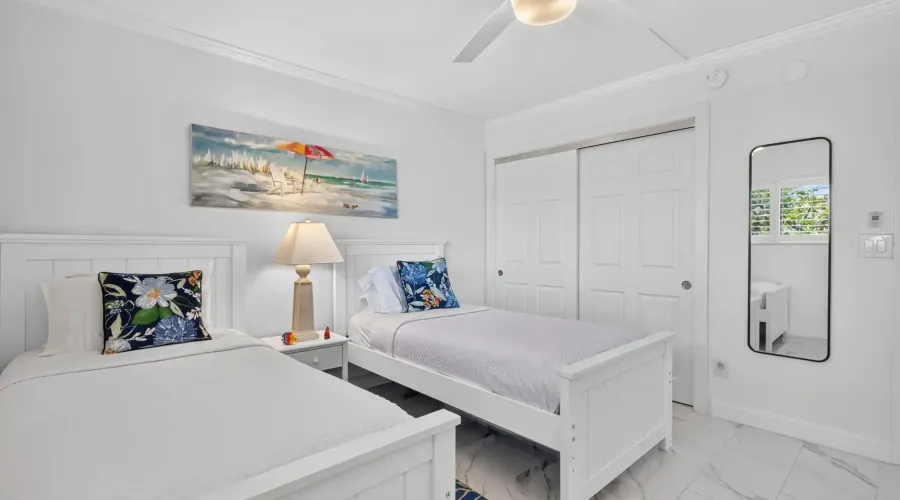1919 Olde Middle Gulf Drive, Sanibe, Florida, 33957, United States, 2 Bedrooms Bedrooms, 9 Rooms Rooms,2 BathroomsBathrooms,Condo,For Sale,Olde Middle Gulf,1,70030020126