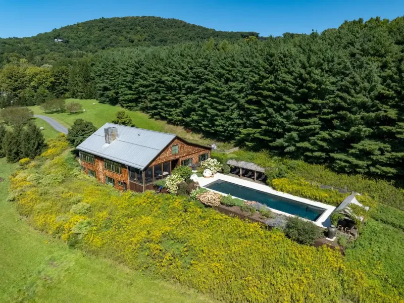 https://harneyrealestate.com/property/250-belgo-road-salisbury-ct-0603 – image 1