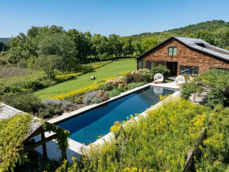https://harneyrealestate.com/property/250-belgo-road-salisbury-ct-0603 – image 2