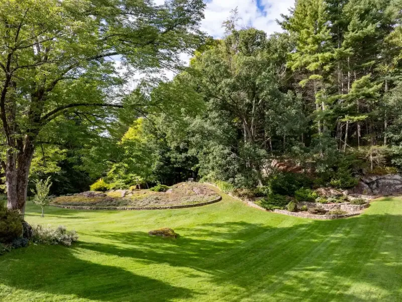 https://harneyrealestate.com/property/55-57-brinton-hill-road-salisbur – image 14