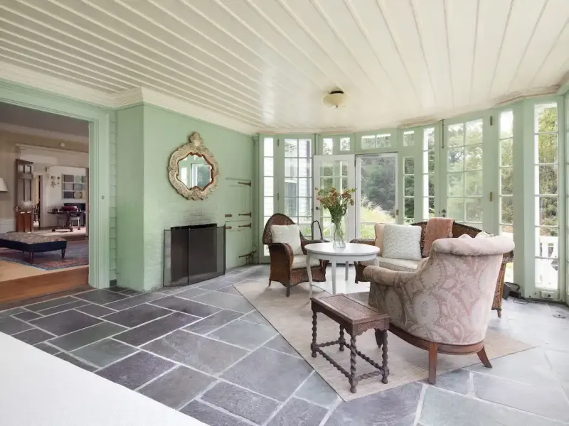https://harneyrealestate.com/property/16-18-laurel-way-norfolk-ct-0609 – image 12