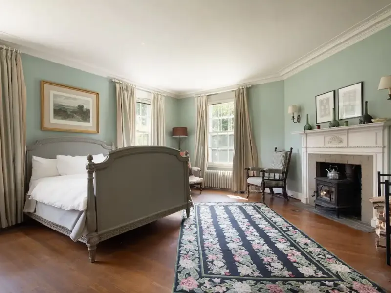 https://harneyrealestate.com/property/16-18-laurel-way-norfolk-ct-0609 – image 21