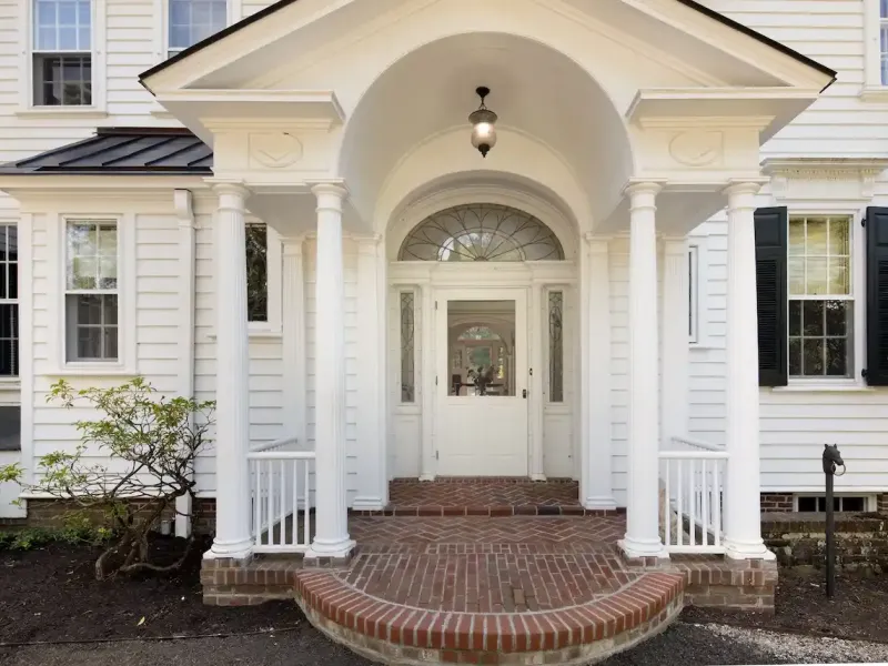 https://harneyrealestate.com/property/16-18-laurel-way-norfolk-ct-0609 – image 3