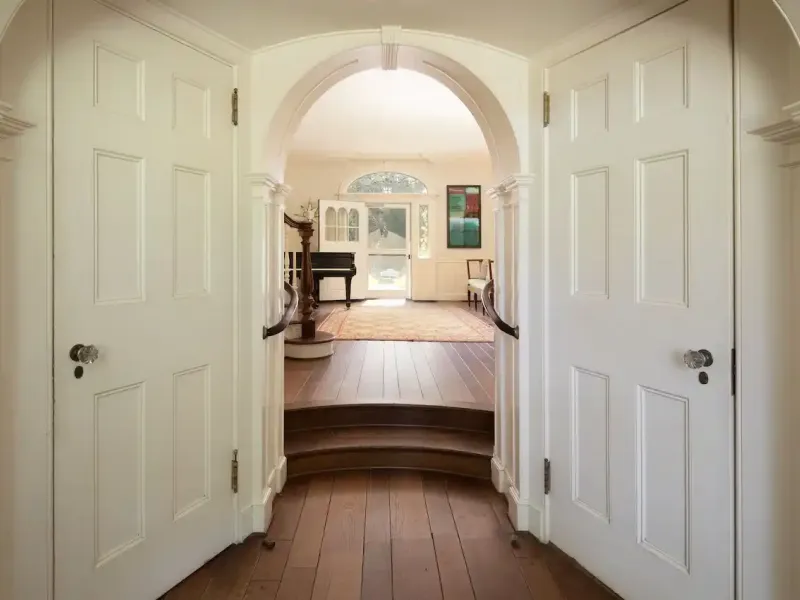 https://harneyrealestate.com/property/16-18-laurel-way-norfolk-ct-0609 – image 4