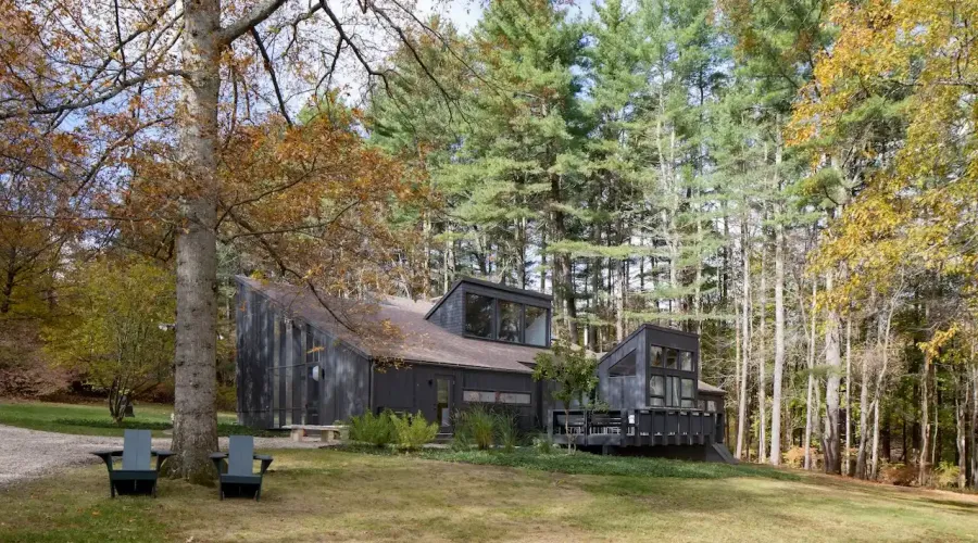 40 Canterbury Lane, Salisbury, Connecticut, 06039, United States, 4 Bedrooms Bedrooms, 8 Rooms Rooms,4 BathroomsBathrooms,Residential,For Sale,Canterbury Lane,70030020151