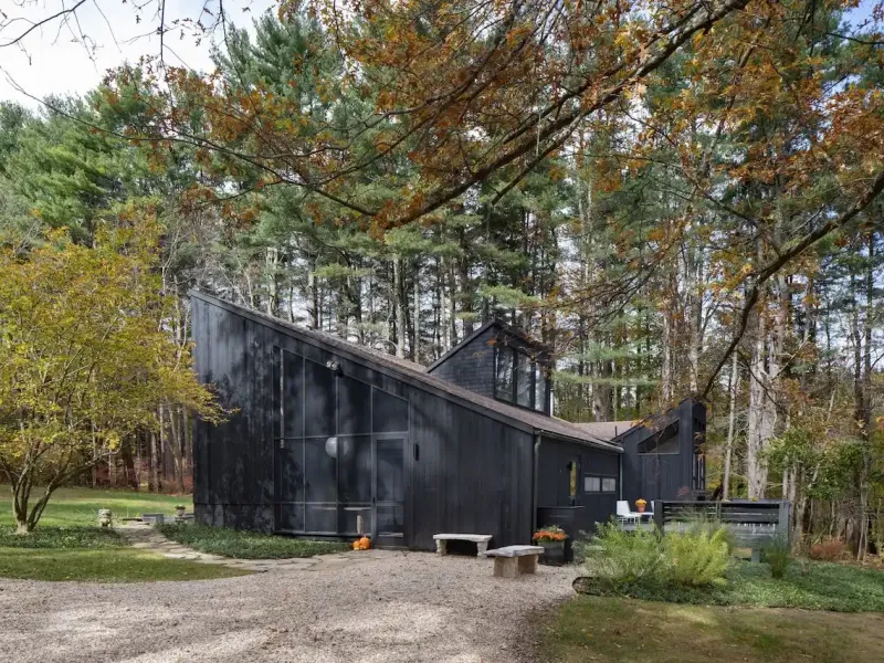 https://harneyrealestate.com/property/40-canterbury-lane-salisbury-ct- – image 27