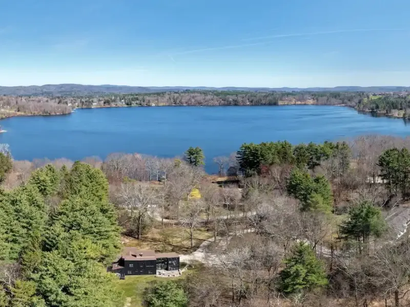 https://harneyrealestate.com/property/40-canterbury-lane-salisbury-ct- – image 28