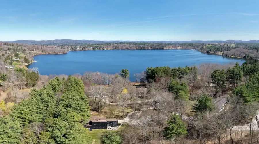 40 Canterbury Lane, Salisbury, Connecticut, 06039, United States, 4 Bedrooms Bedrooms, 8 Rooms Rooms,4 BathroomsBathrooms,Residential,For Sale,Canterbury Lane,70030020151
