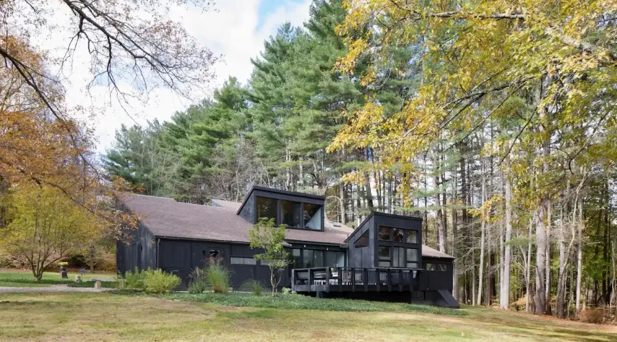 40 Canterbury Lane, Salisbury, Connecticut, 06039, United States, 4 Bedrooms Bedrooms, 8 Rooms Rooms,4 BathroomsBathrooms,Residential,For Sale,Canterbury Lane,70030020151