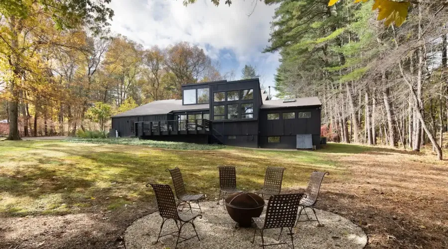 40 Canterbury Lane, Salisbury, Connecticut, 06039, United States, 4 Bedrooms Bedrooms, 8 Rooms Rooms,4 BathroomsBathrooms,Residential,For Sale,Canterbury Lane,70030020151