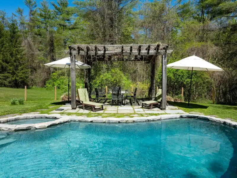 https://harneyrealestate.com/property/7-cooper-hill-road-salisbury-ct- – image 19
