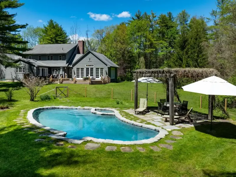 https://harneyrealestate.com/property/7-cooper-hill-road-salisbury-ct- – image 2