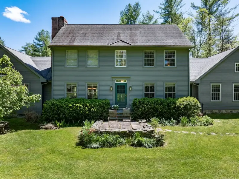 https://harneyrealestate.com/property/7-cooper-hill-road-salisbury-ct- – image 35