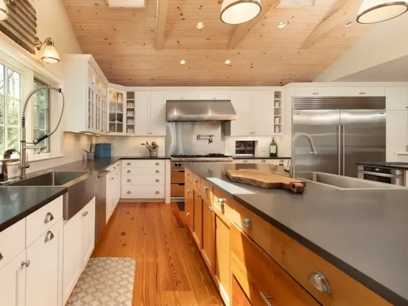 https://harneyrealestate.com/property/7-cooper-hill-road-salisbury-ct- – image 6