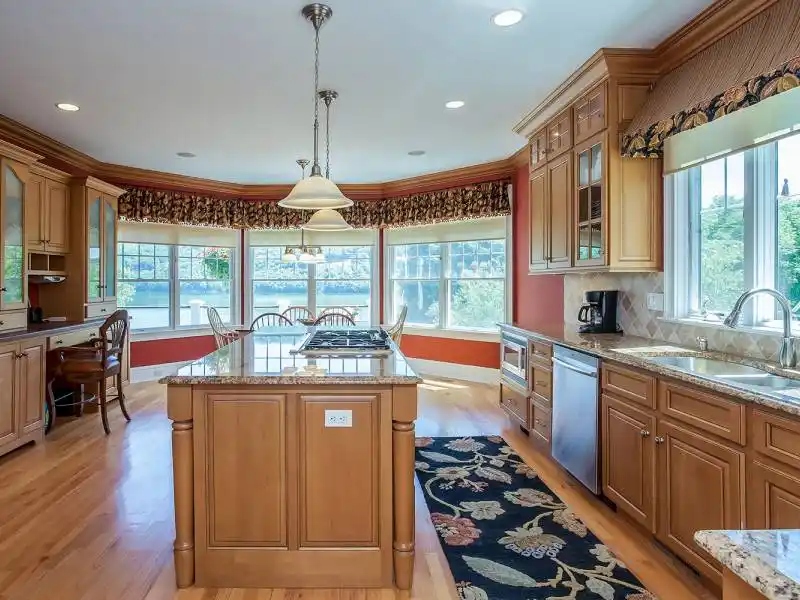 Waterfront For Sale – image 13