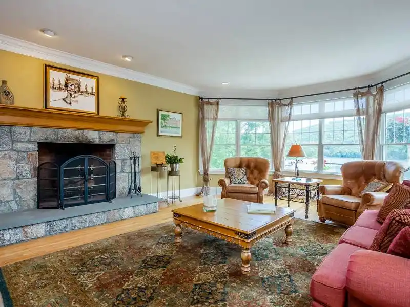 Waterfront For Sale – image 9