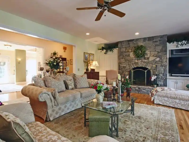Residential For Sale – image 6