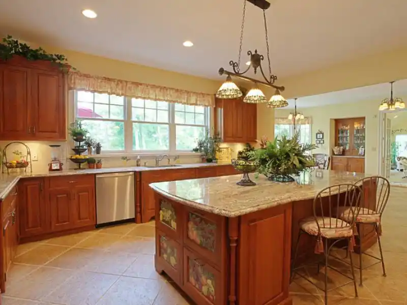 Residential For Sale – image 10