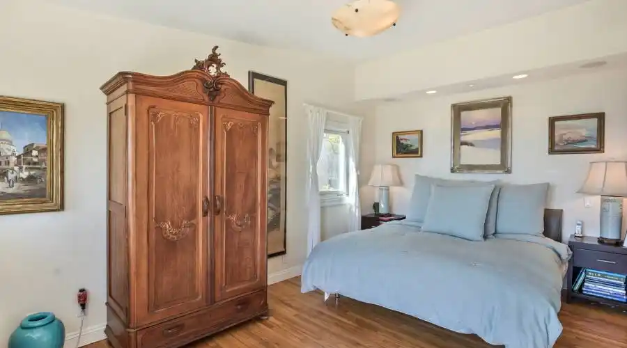 827 Buena Vista Way,Laguna Beach,California 92651,United States,3 Bedrooms Bedrooms,4 Rooms Rooms,2 BathroomsBathrooms,Residential,Buena Vista Way,1,215306