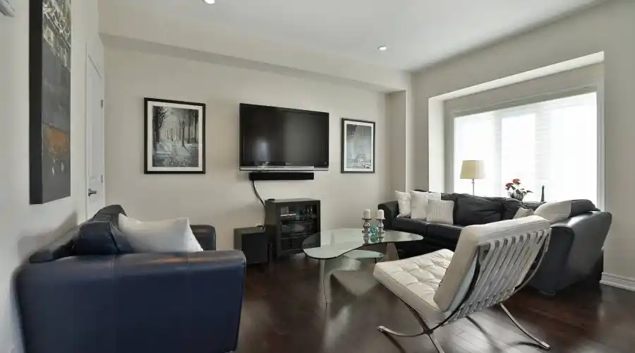 2363 Natasha Circle,Oakville,Canada,3 Bedrooms Bedrooms,8 Rooms Rooms,1 BathroomBathrooms,Residential,Natasha,235553