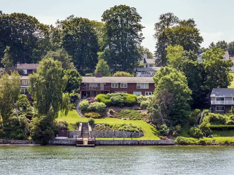 Residential For Sale – image 1