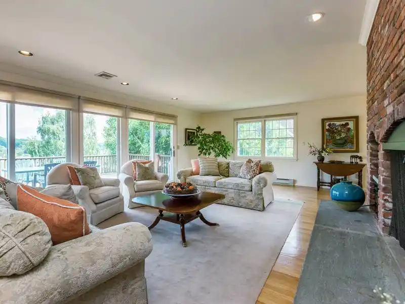 Residential For Sale – image 5