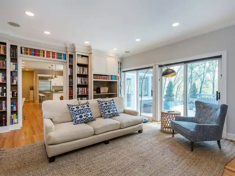Residential For Sale – image 10
