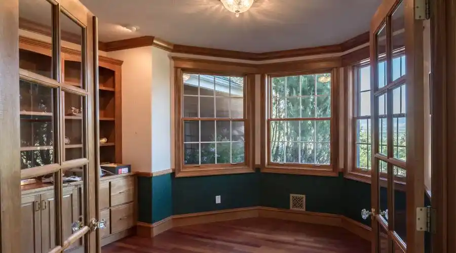 942 Springhill,Hamilton,Montana,United States,4 Bedrooms Bedrooms,4 BathroomsBathrooms,Residential,Springhill,263716