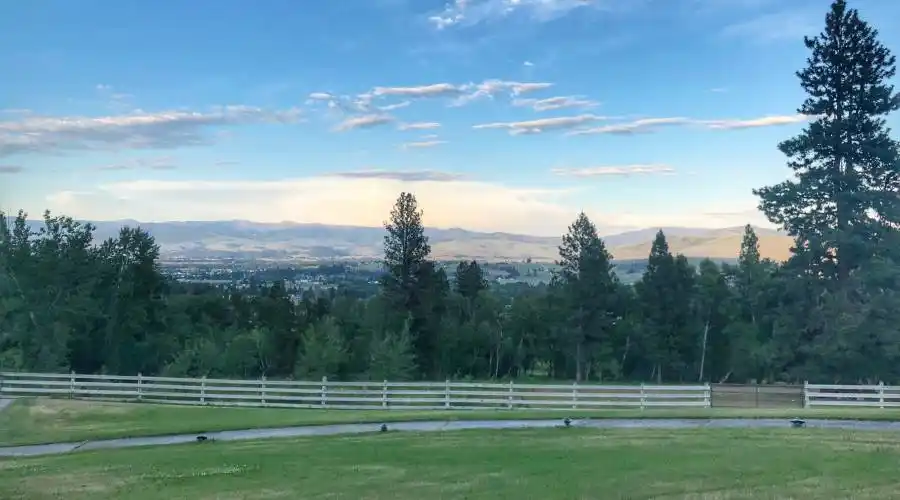 942 Springhill,Hamilton,Montana,United States,4 Bedrooms Bedrooms,4 BathroomsBathrooms,Residential,Springhill,263716