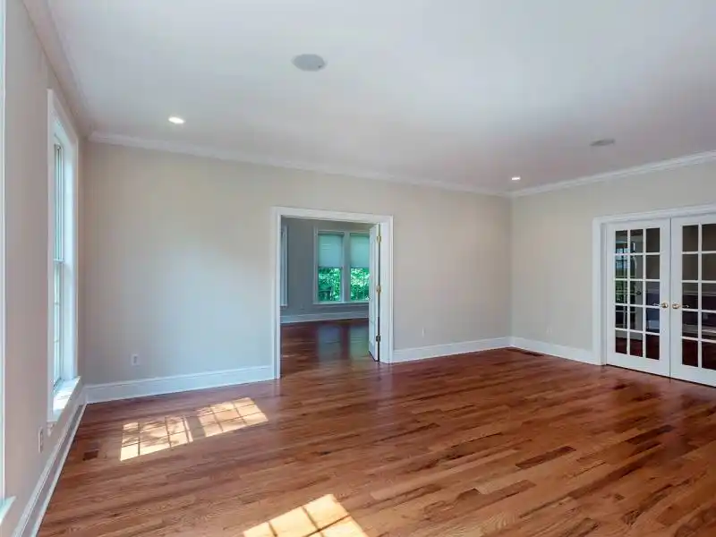 Residential For Sale – image 7