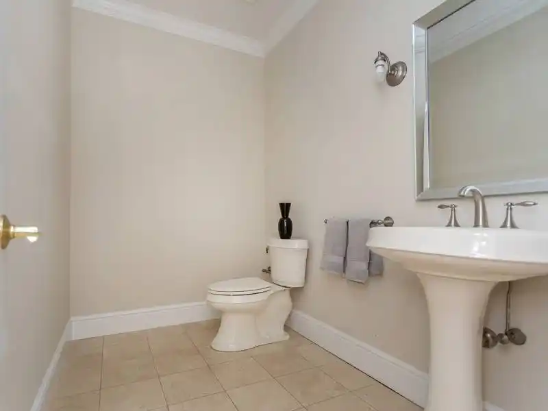 Residential For Sale – image 10
