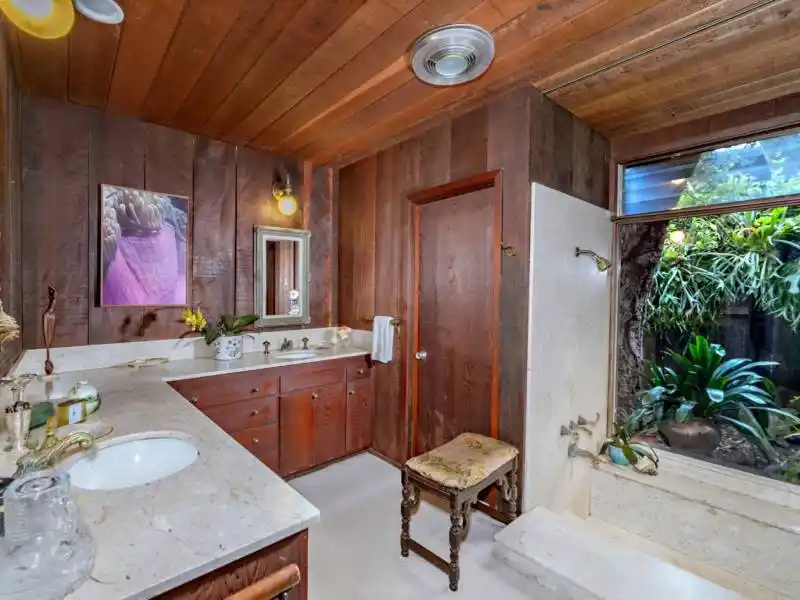 Residential For Sale – image 10