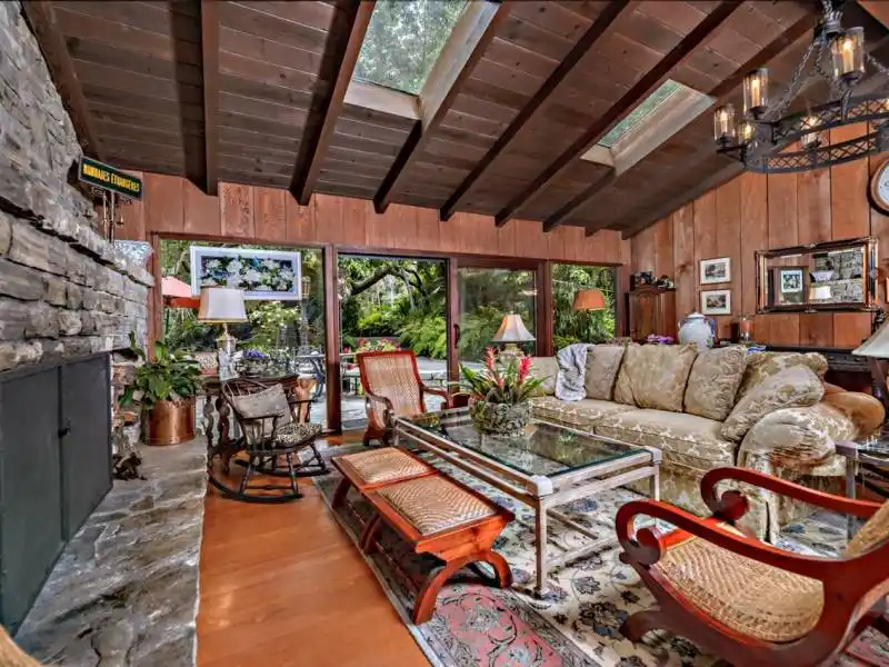 Residential For Sale – image 3