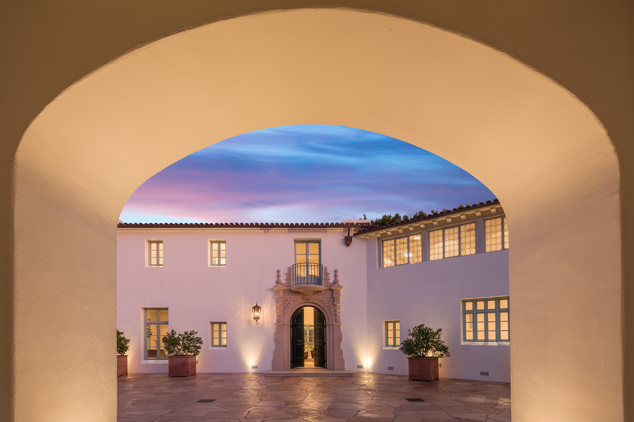 9240 Robin Dr, Los Angeles CA – image 2