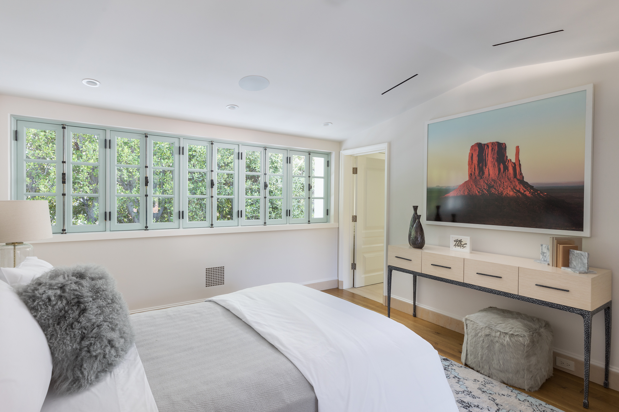 9240 Robin Dr, Los Angeles CA – image 32