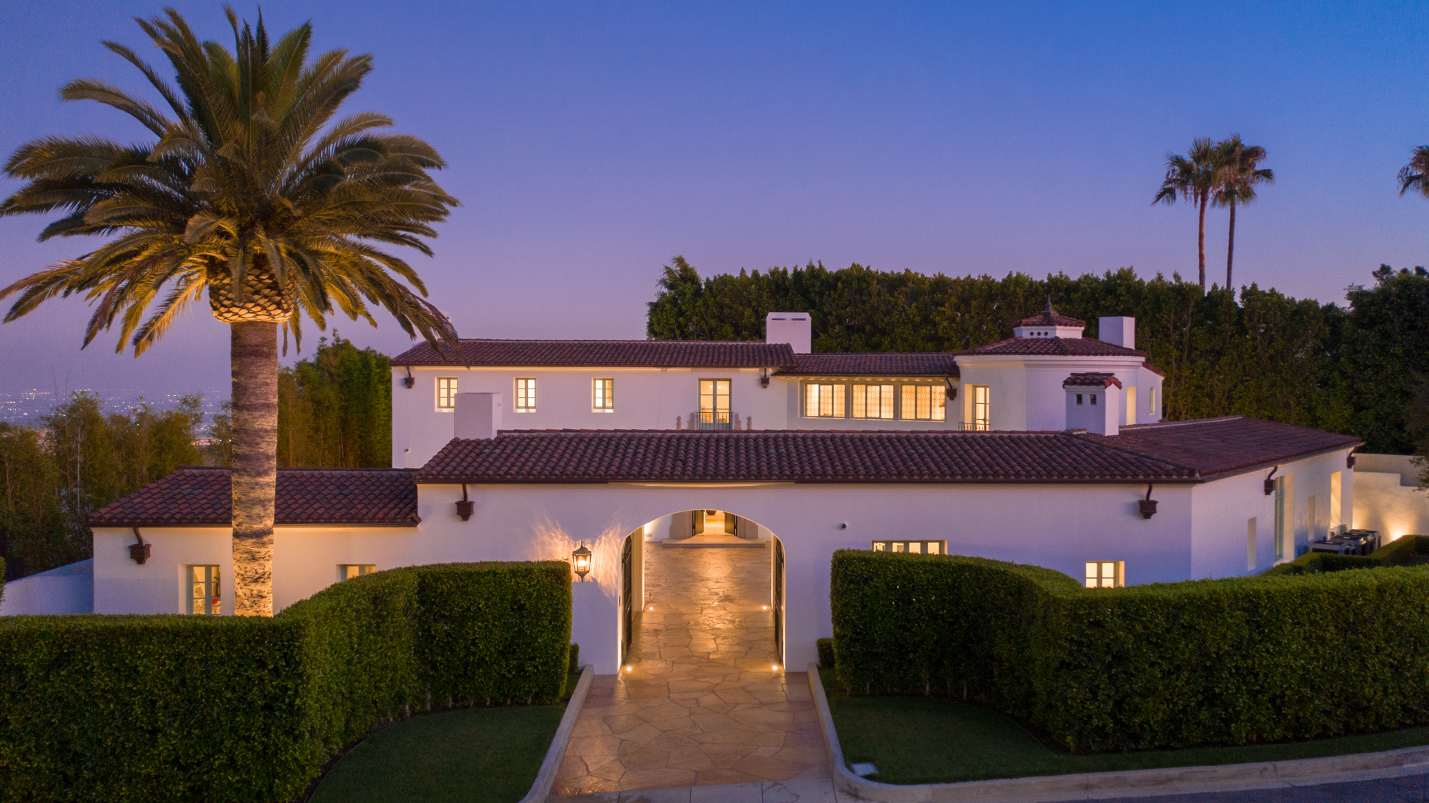 9240 Robin Dr, Los Angeles CA – image 45