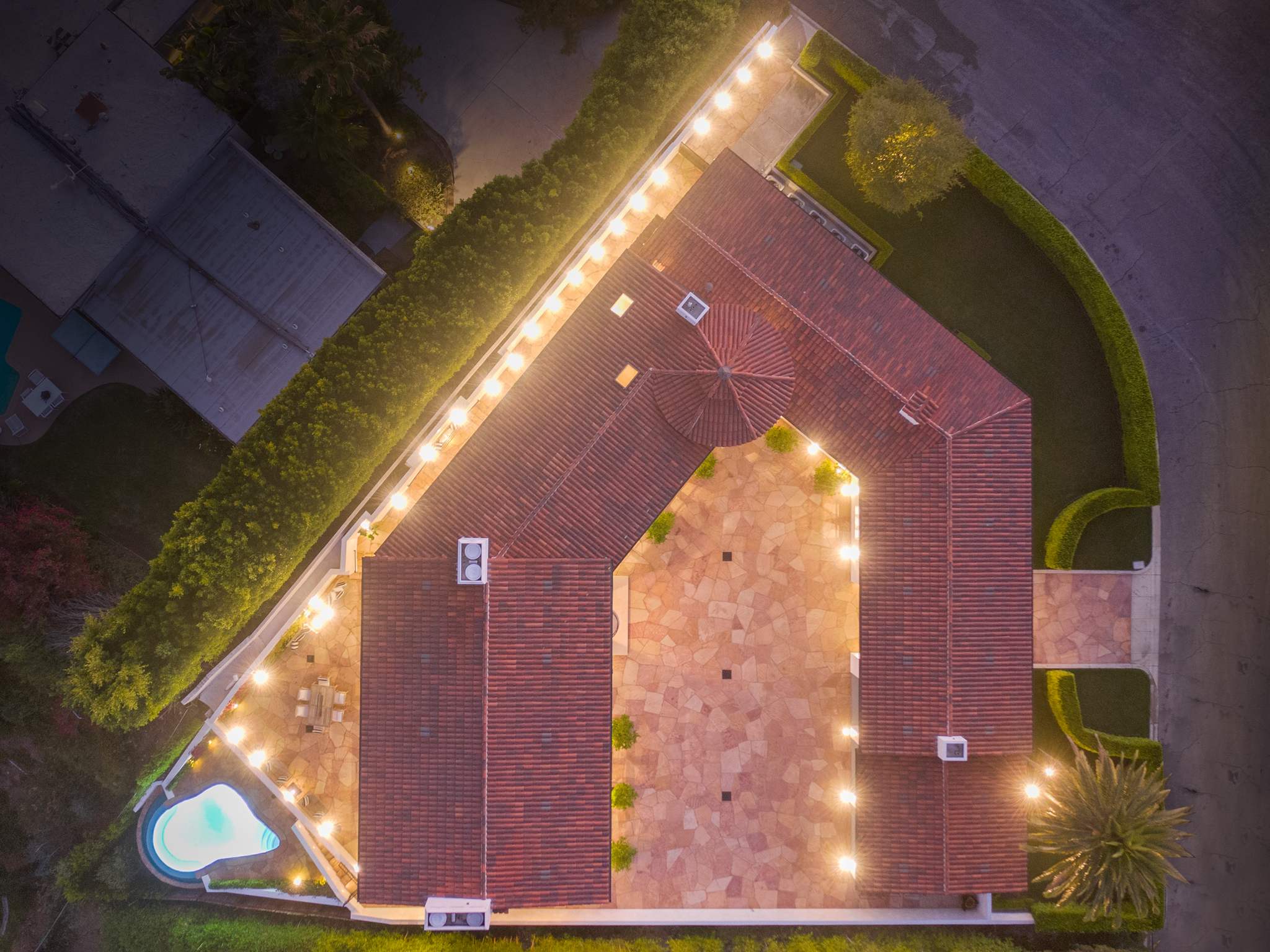 9240 Robin Dr, Los Angeles CA – image 46
