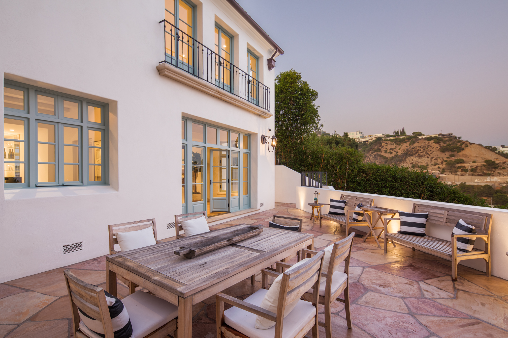9240 Robin Dr, Los Angeles CA – image 56